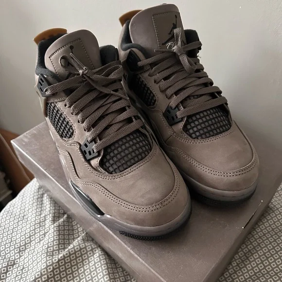 Jordan Men's Taupe and Black Sneakers